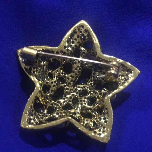 KLHHG Christmas Brooch - Picture 10 of 10